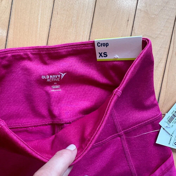 NWT OLD NAVY ACTIVE Go Dry Crop Compression Leggings with pockets- XS - Picture 4 of 8